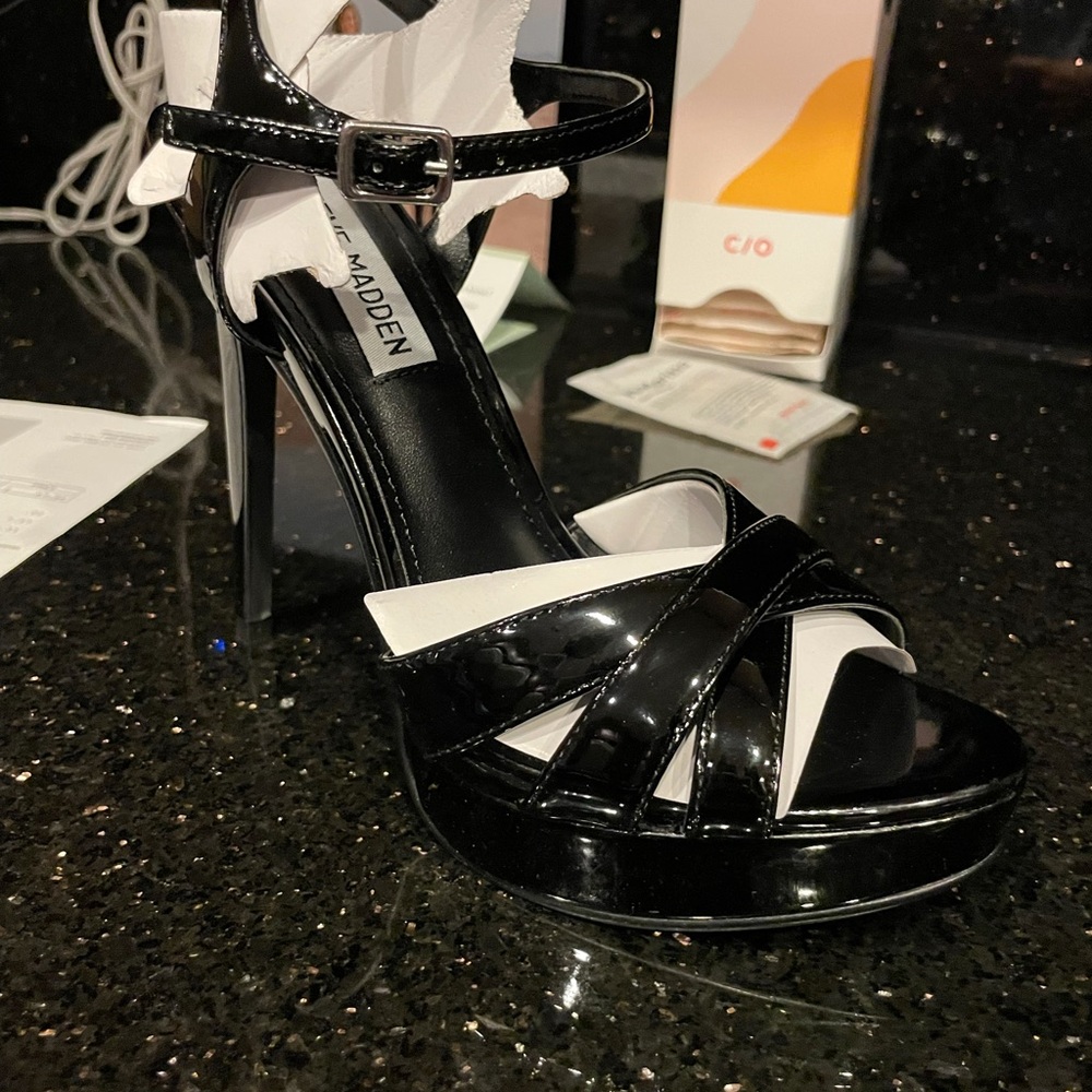 Steve Madden Black stiletto heels// never worn